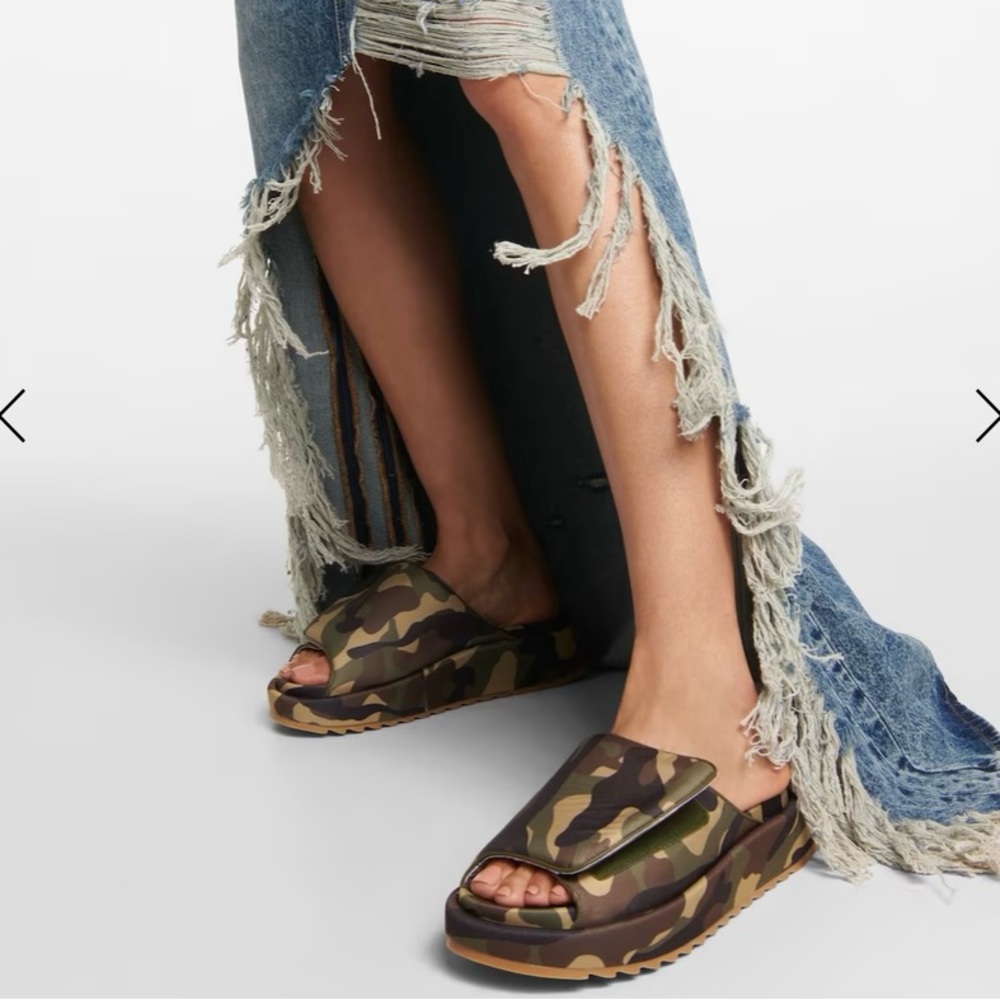 Gia Borghini Camo Slides
